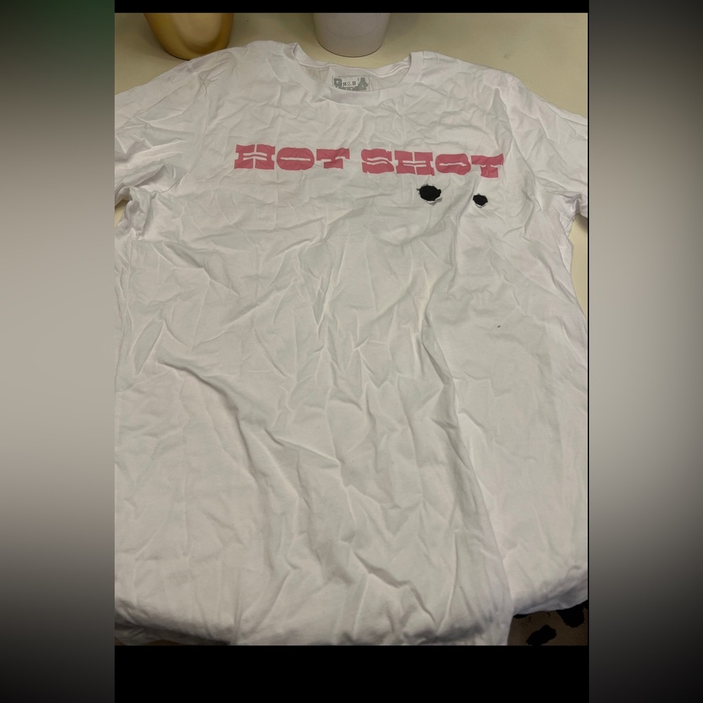Gina Tees hot shot t shirt (sorry wrinkly)